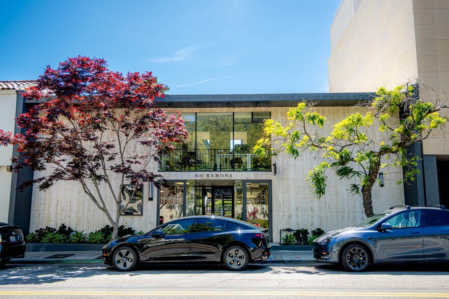 616 Ramona St, Palo Alto, CA à louer - Photo de l’immeuble – Image 3 sur 13