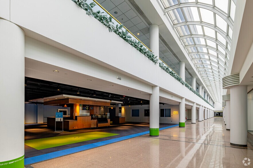 21001 Van Born Rd, Taylor, MI à louer - Photo intérieure – Image 2 sur 16