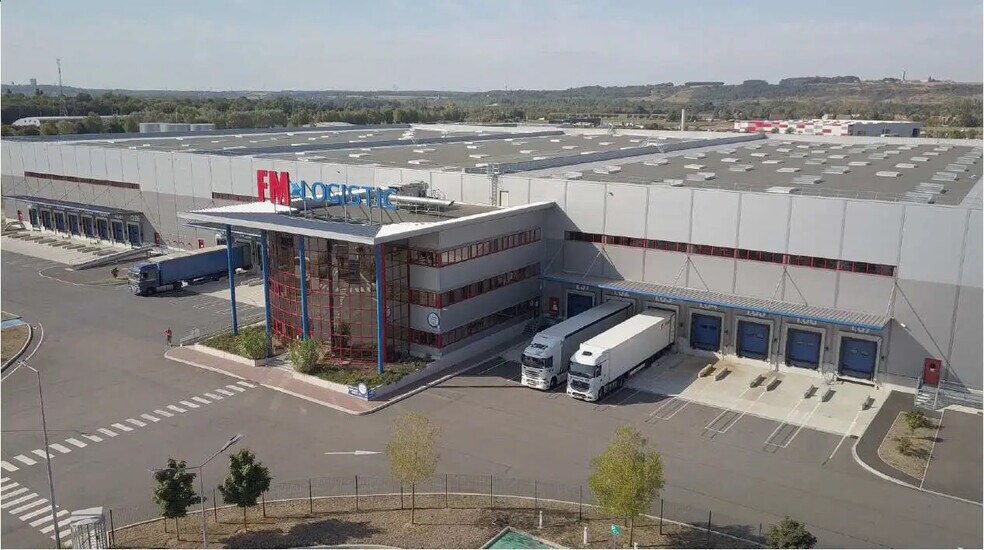 Industriel/Logistique dans Marolles-sur-Seine à louer - Photo de l’immeuble – Image 2 sur 5