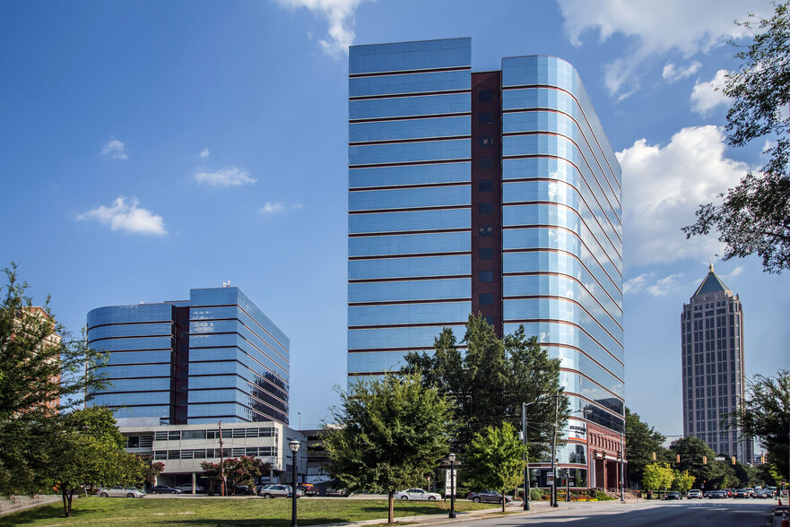 1360 Peachtree St NE, Atlanta, GA à louer - Photo de l’immeuble – Image 2 sur 10