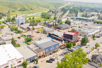 312 1st St W, Cochrane, AB - VUE AÉRIENNE  vue de carte - Image1