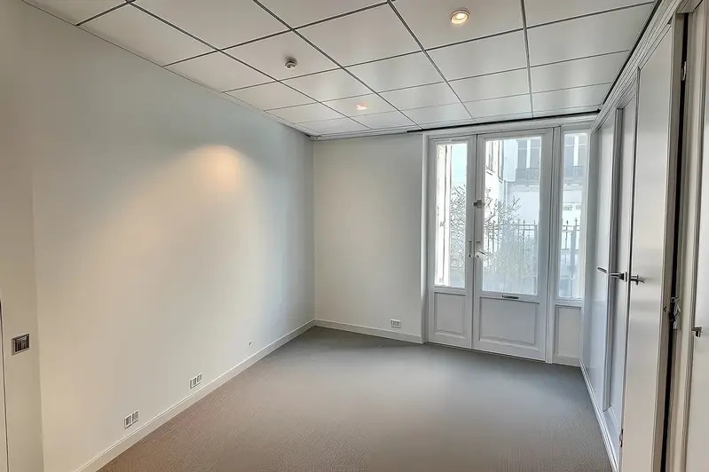 Bureau dans Paris à vendre Photo de l’immeuble– Image 1 sur 11