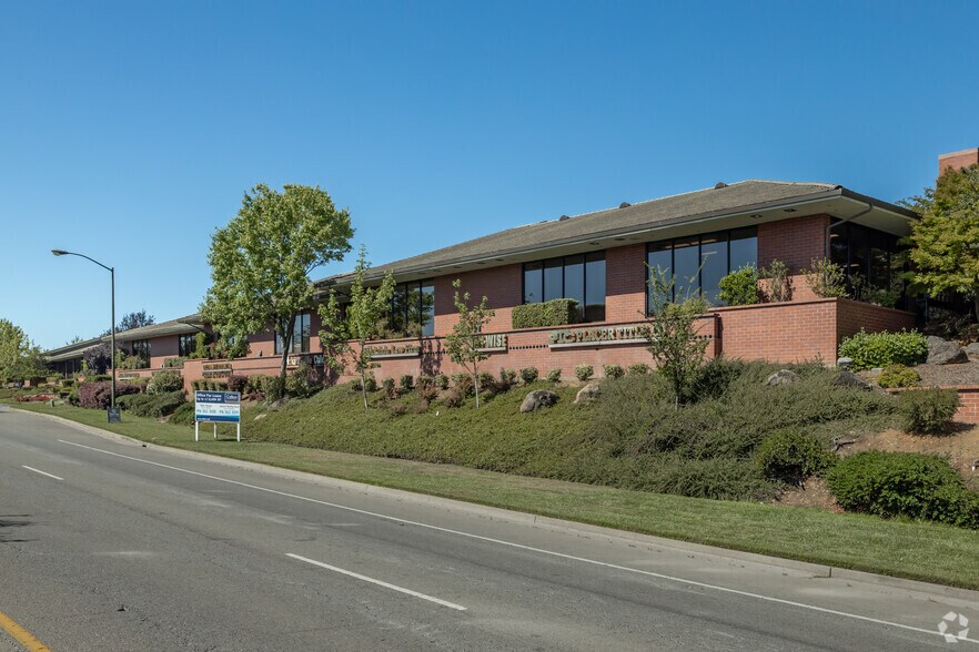 3840 El Dorado Hills Blvd, El Dorado Hills, CA à louer - Photo de l’immeuble – Image 3 sur 6