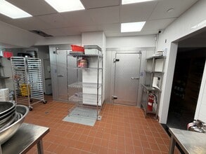 1674 Broadway, New York, NY à louer Photo intérieure– Image 2 sur 4