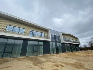 Plus de détails pour Local d'activités à louer