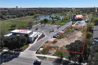 835 Main St, Buda, TX à louer Photo de l’immeuble– Image 1 sur 9