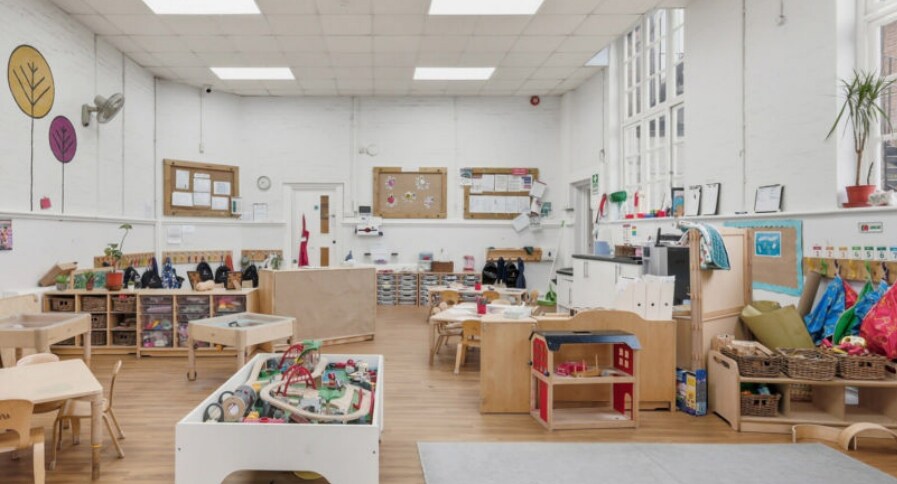 34 Half Acre, Brentford à vendre - Photo intérieure – Image 2 sur 4