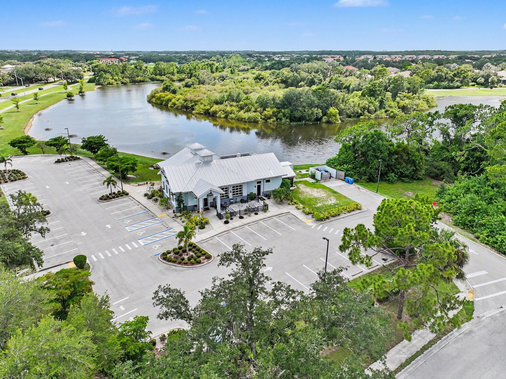 11970 Fairway Lakes Dr, Fort Myers, FL à vendre Aérien– Image 1 sur 17