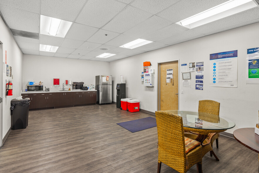 10509 Business Dr, Fontana, CA à louer - Photo intérieure – Image 3 sur 38
