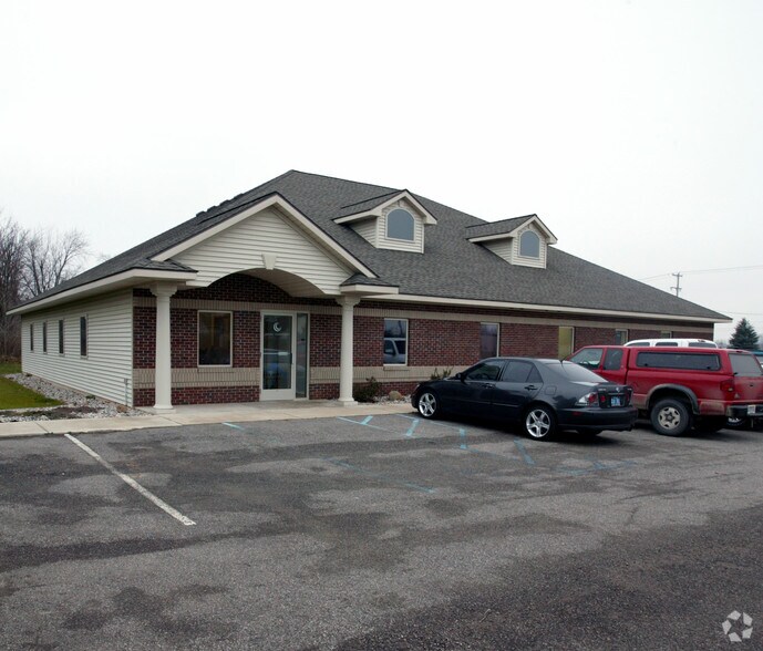 4308 3 Mile Rd NW, Walker, MI à vendre - Photo de l’immeuble – Image 1 sur 14