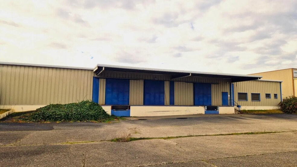50 Rue Du Mollaret, Saint-Quentin-Fallavier à vendre - Photo de l’immeuble – Image 3 sur 11