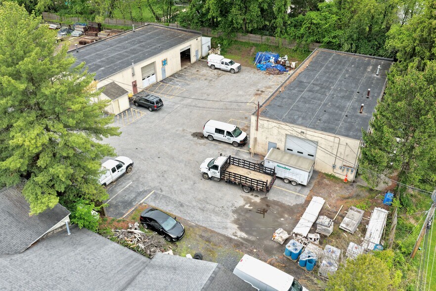 42 Kitty Ln, Phoenixville, PA à louer - Photo de l’immeuble – Image 3 sur 9