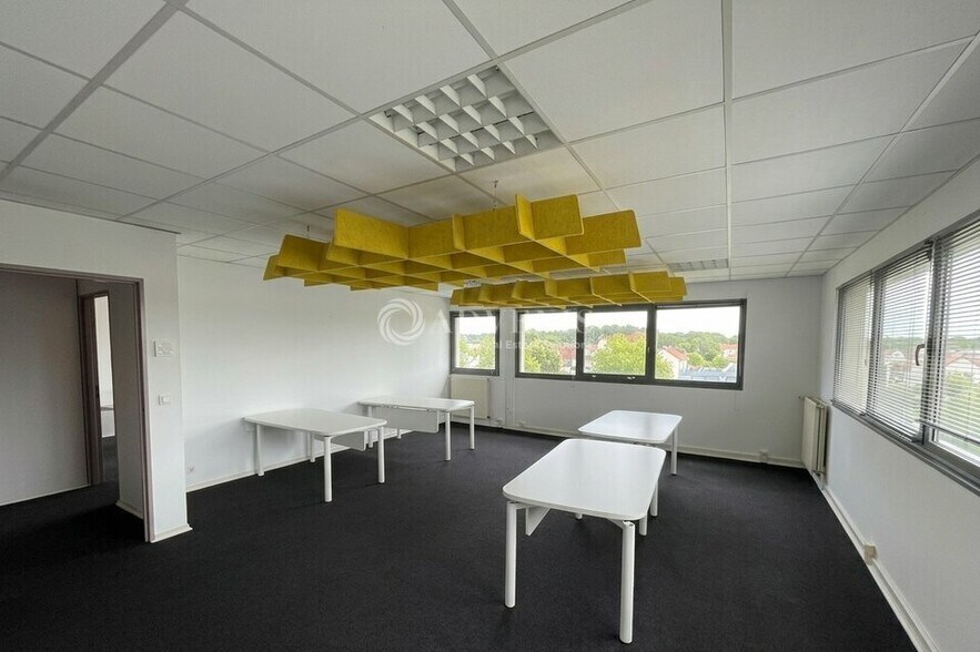 Bureau dans Neuilly-Plaisance à louer - Photo de l’immeuble – Image 3 sur 8