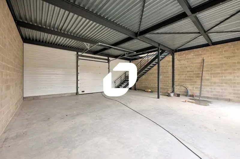 Local d'activités dans Ballainvilliers à vendre - Photo de l’immeuble – Image 3 sur 8