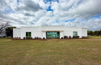 1011 Cedar Lake Rd SE, Decatur, AL à louer Photo intérieure– Image 1 sur 22