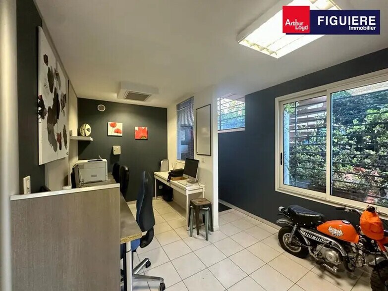 14 Rue De La Touloubre, Venelles à louer - Photo de l’immeuble – Image 2 sur 12