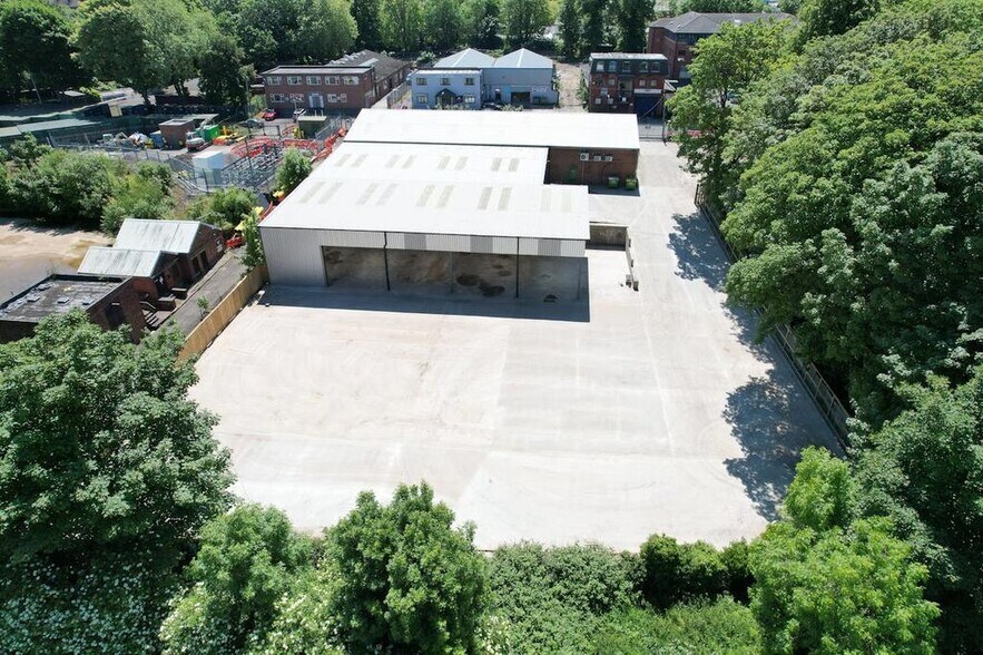 Danefield Rd, Sale à louer - Photo de l’immeuble – Image 2 sur 11