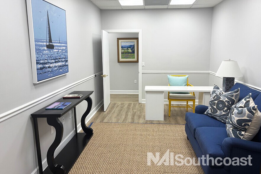 2400 SE Federal Hwy, Stuart, FL à louer - Photo de l’immeuble – Image 2 sur 12