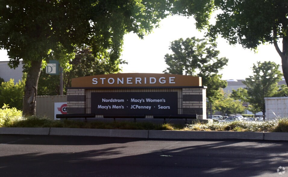 1 Stoneridge Mall, Pleasanton, CA à louer - Photo de l’immeuble – Image 2 sur 7