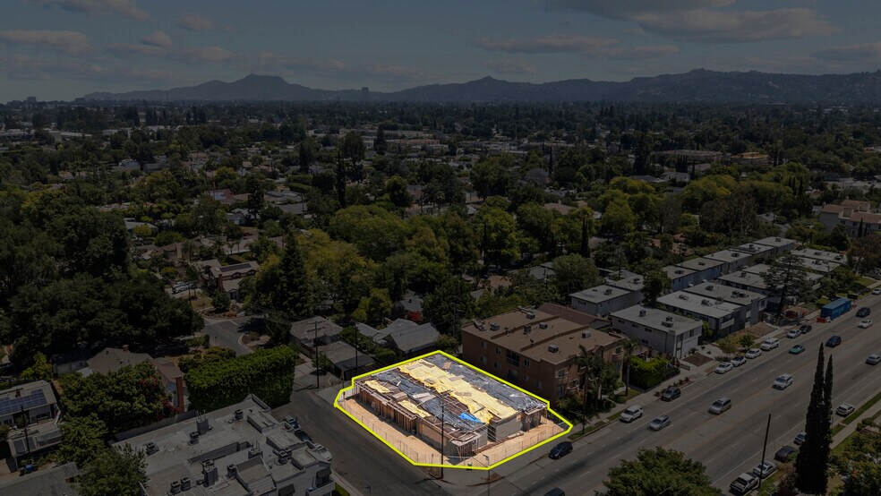 5754 Woodman Ave, Van Nuys, CA à vendre - Photo de l’immeuble – Image 3 sur 8