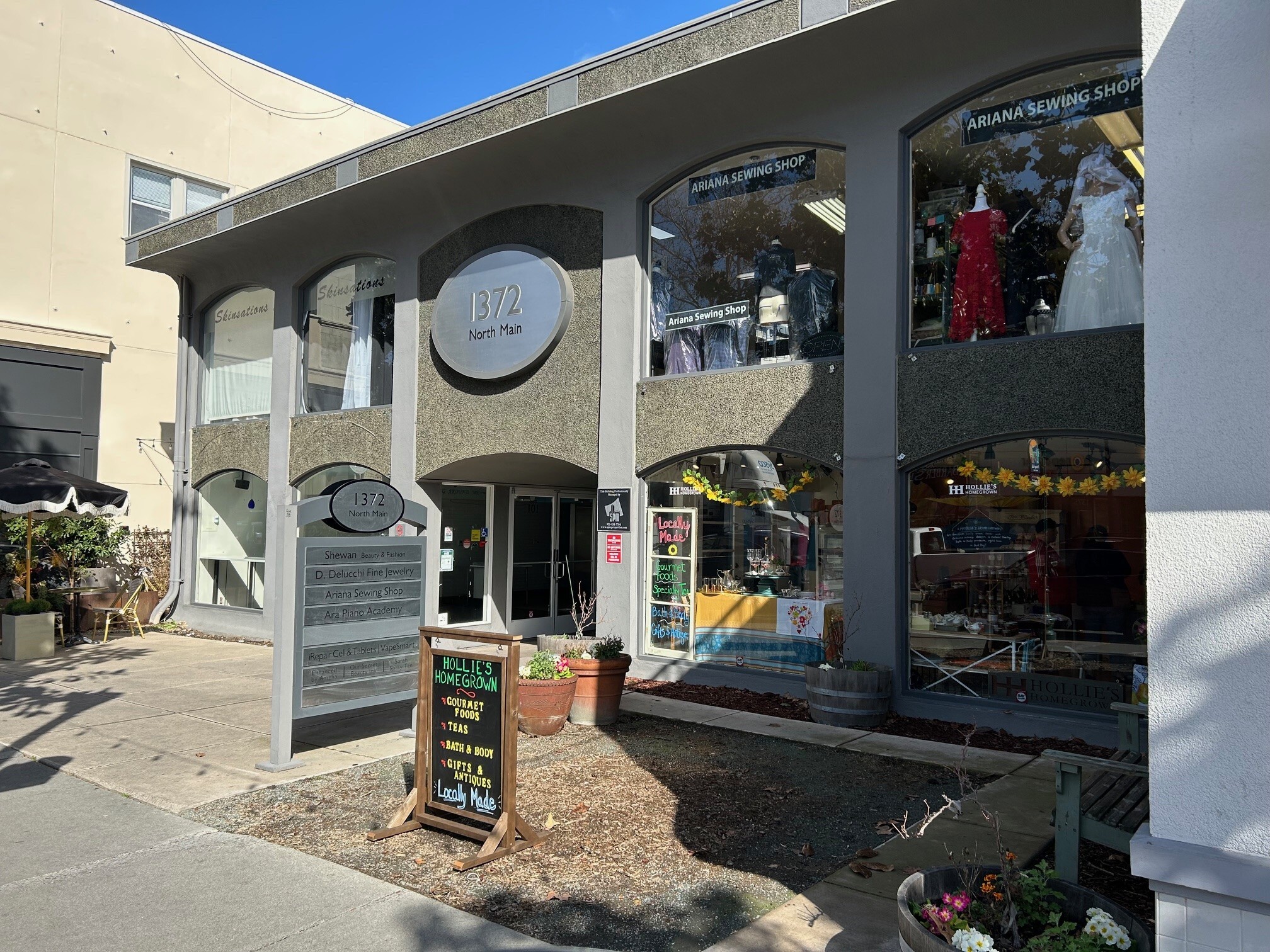 1372 N Main St, Walnut Creek, CA à louer Photo de l’immeuble– Image 1 sur 7