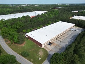 14161 Lake Forest Ct, Covington, GA à louer Photo de l’immeuble– Image 1 sur 4