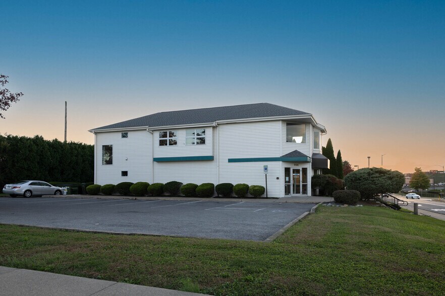 706 Grape St, Whitehall, PA à vendre - Photo de l’immeuble – Image 3 sur 23