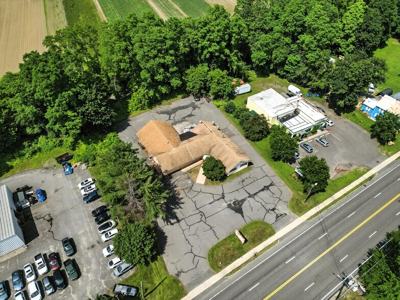 48 Russell St, Hadley, MA à louer - Photo de l’immeuble – Image 3 sur 23