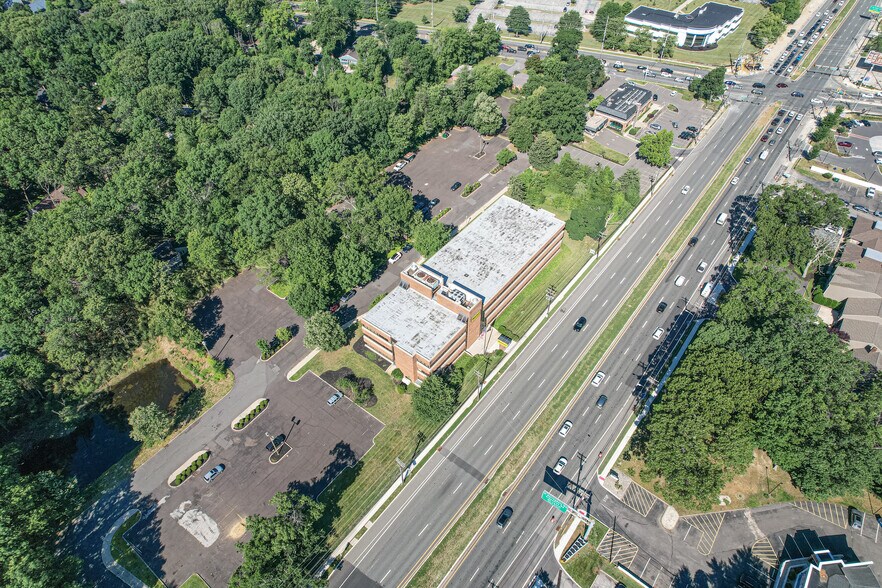1909 Route 70 E, Cherry Hill, NJ à vendre - Photo de l’immeuble – Image 2 sur 4