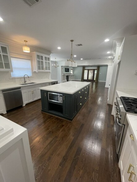 808 W 27th St, Houston, TX à vendre - Photo intérieure – Image 3 sur 7