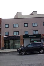 106-14 Astoria Blvd, Flushing, NY à louer Photo intérieure– Image 2 sur 18