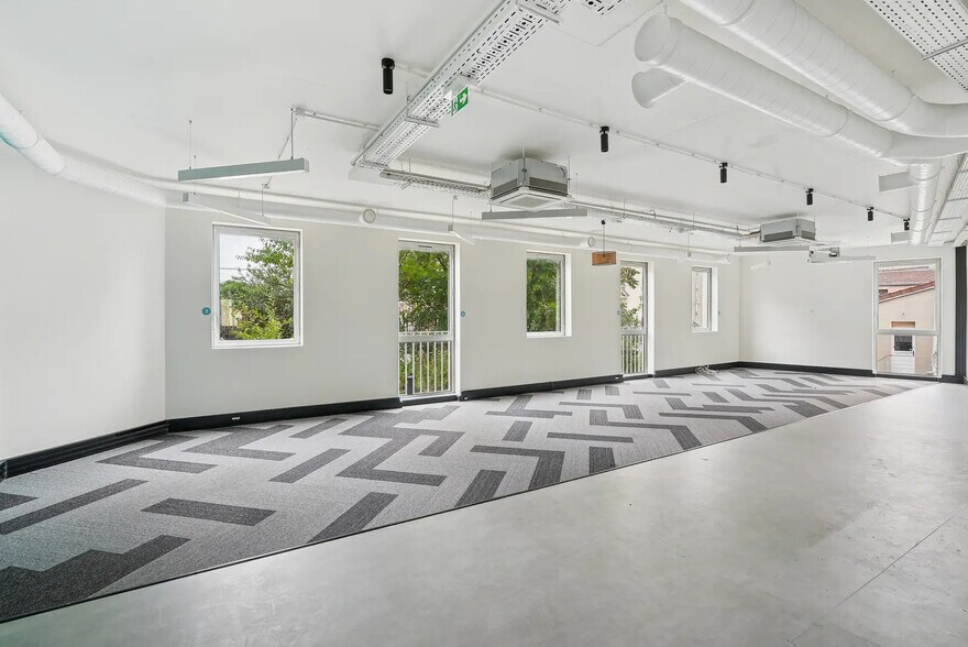 Bureau dans Paris à louer - Photo de l’immeuble – Image 2 sur 13