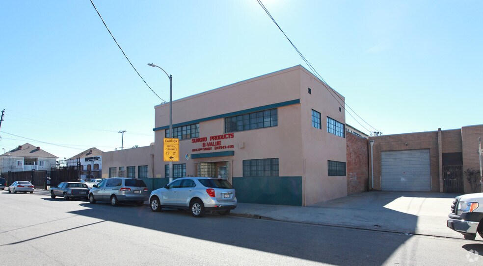 810 E 18th St, Los Angeles, CA à vendre - Photo de l’immeuble – Image 2 sur 2