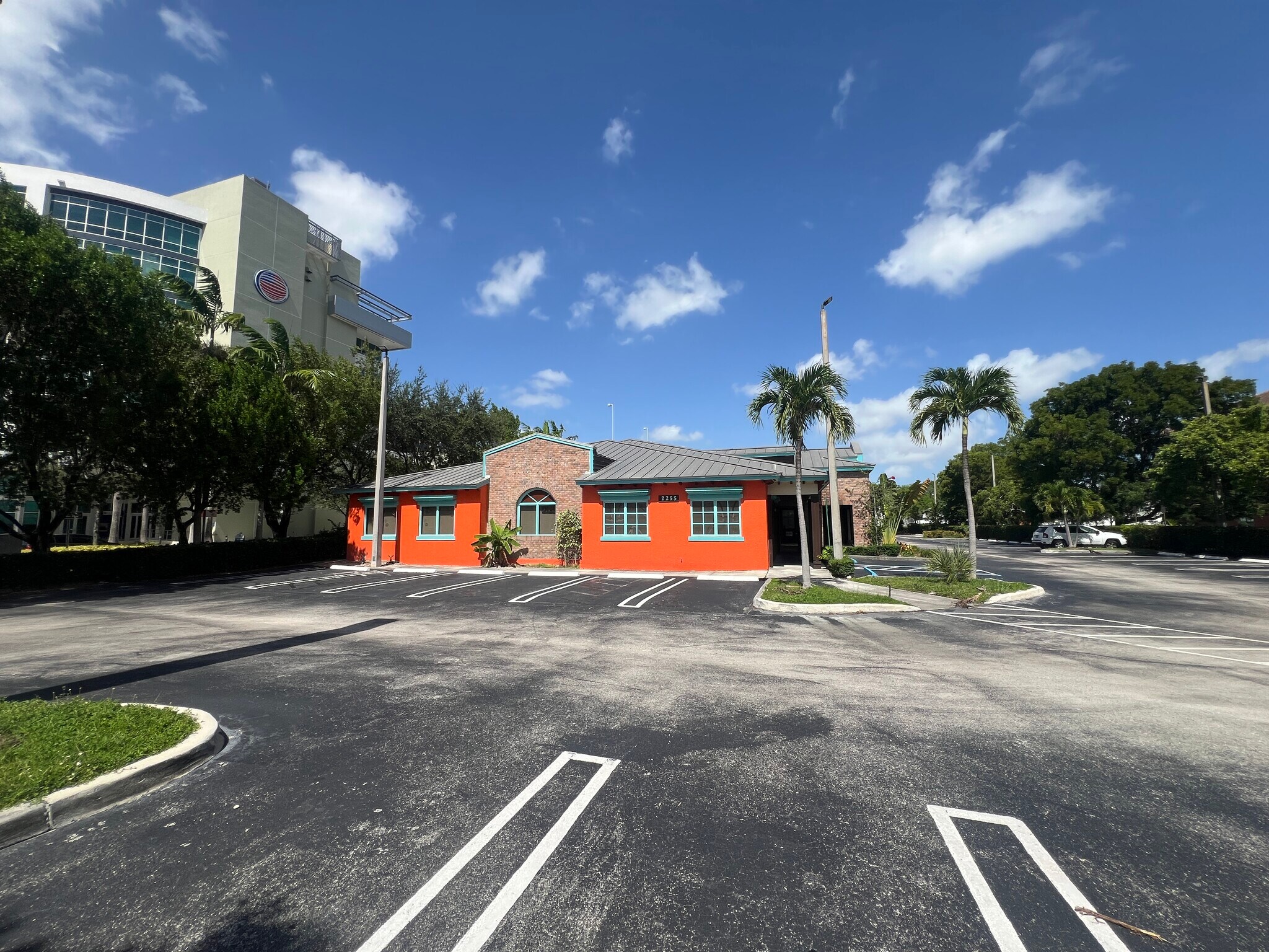 2255 NW 87th Ave, Miami, FL à louer Photo principale– Image 1 sur 24