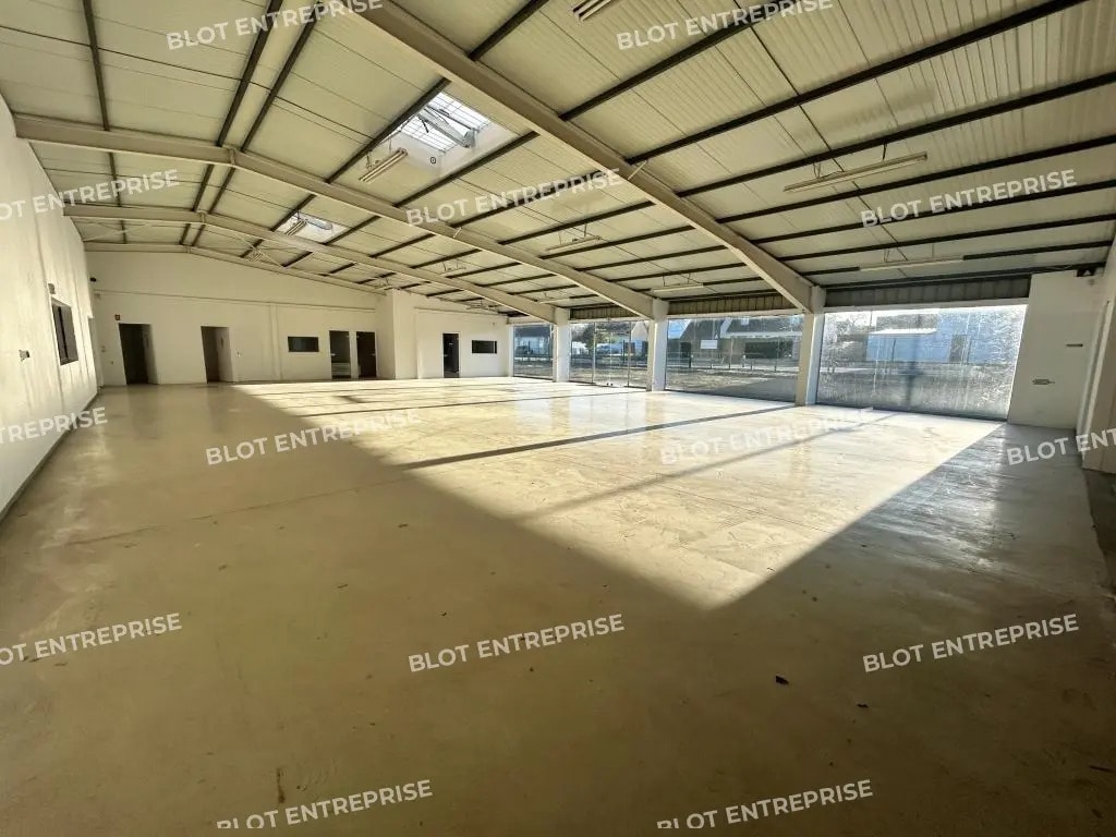 Bureau dans Betton à louer Photo intérieure– Image 1 sur 7