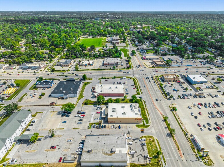 212 N 48th St, Lincoln, NE à vendre - Photo de l’immeuble – Image 3 sur 10