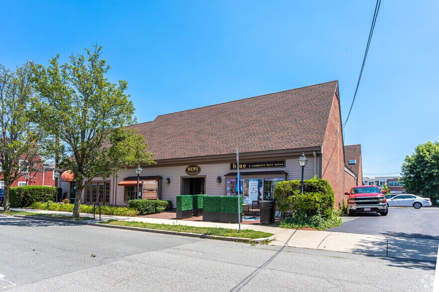 10 Muzzey St, Lexington, MA à louer - Photo de l’immeuble – Image 3 sur 12