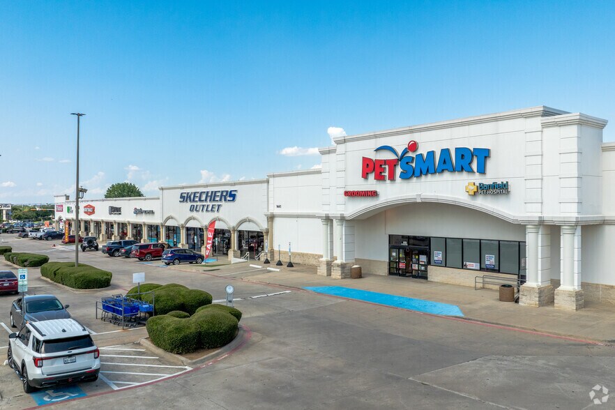 1435-1447 S Loop 288, Denton, TX à louer - Photo de l’immeuble – Image 2 sur 7
