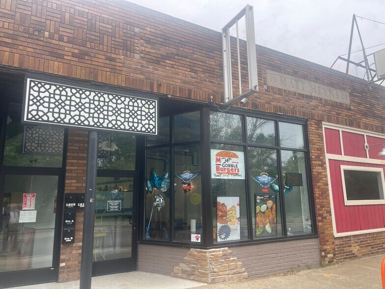 1809-1811 NE Plainfield Ave, Grand Rapids, MI à louer - Photo de l’immeuble – Image 3 sur 5