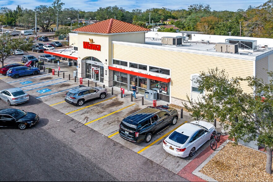 7408 E Hillsborough Ave, Tampa, FL à vendre - Photo de l’immeuble – Image 2 sur 3