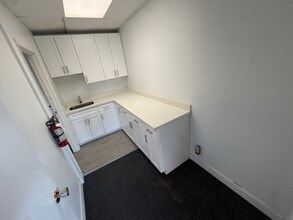 7080 River Rd, Richmond, BC à louer Photo intérieure– Image 1 sur 6