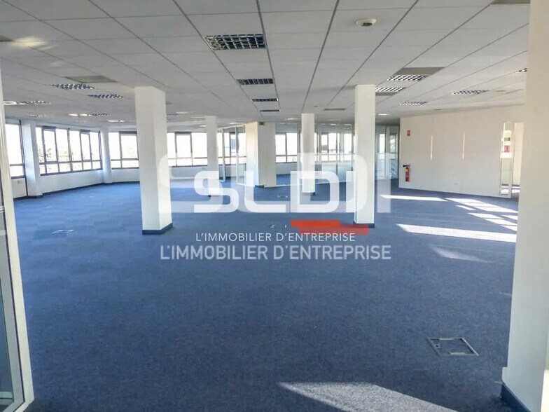 Bureau dans Écully à louer - Photo de l’immeuble – Image 3 sur 8