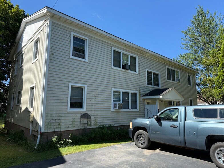 371 Indian Church Rd, Buffalo, NY à vendre - Photo de l’immeuble – Image 3 sur 9