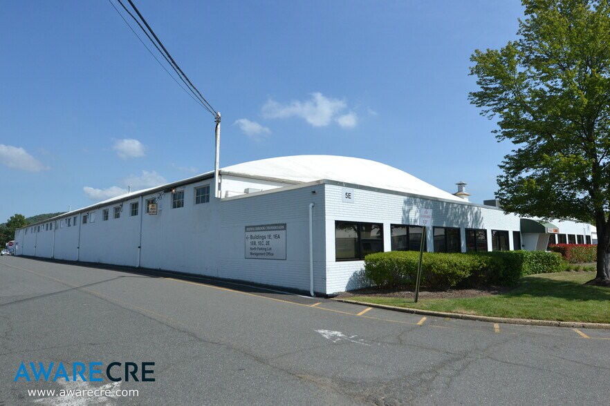 5 Easy St, Bridgewater, NJ à louer - Photo de l’immeuble – Image 3 sur 12