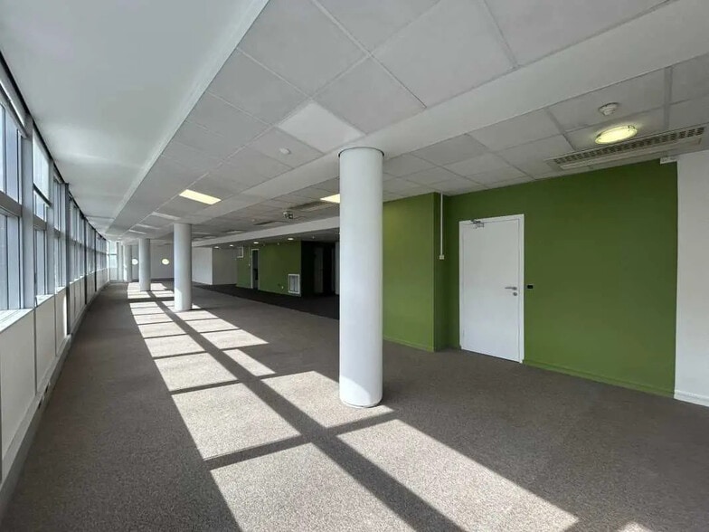 Bureau dans Pantin à louer - Photo intérieure – Image 2 sur 17