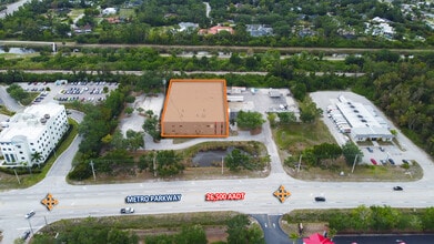 13320 Metro Pky, Fort Myers, FL à louer Photo de l’immeuble– Image 2 sur 2