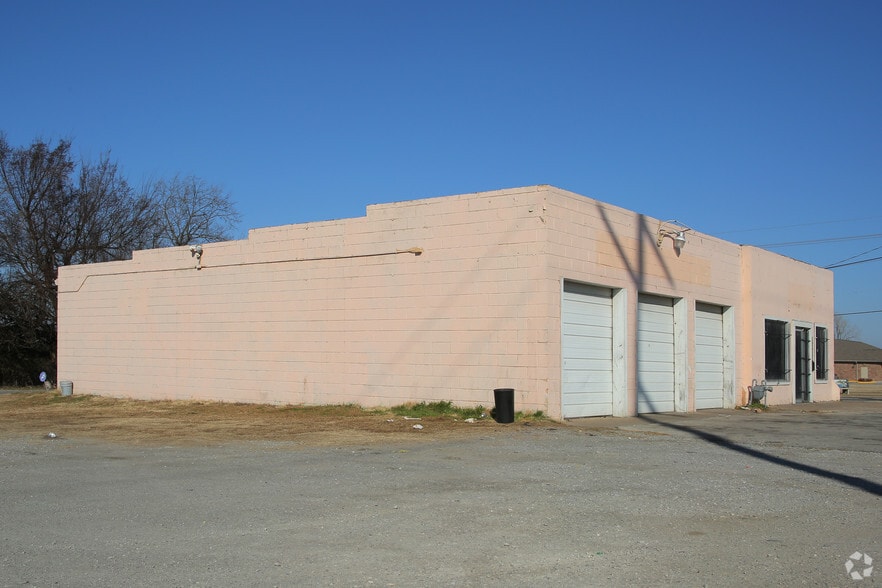 2494 N Lewis Ave, Tulsa, OK à vendre - Photo de l’immeuble – Image 2 sur 3