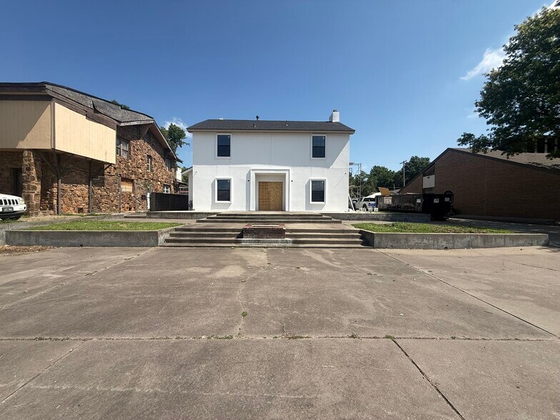 1843 E 15th St, Tulsa, OK à louer - Photo de l’immeuble – Image 1 sur 1