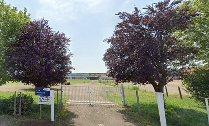 Industriel/Logistique dans Le Coteau à vendre - Photo de l’immeuble – Image 2 sur 2