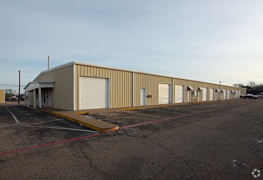 301-363 N Briery Rd, Irving, TX à louer - Photo de l’immeuble – Image 2 sur 3